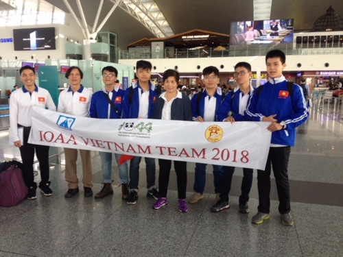 thanh tich ruc ro cua cac amsers trong ki thi olympic thien van va vat li thien van quoc te 2018